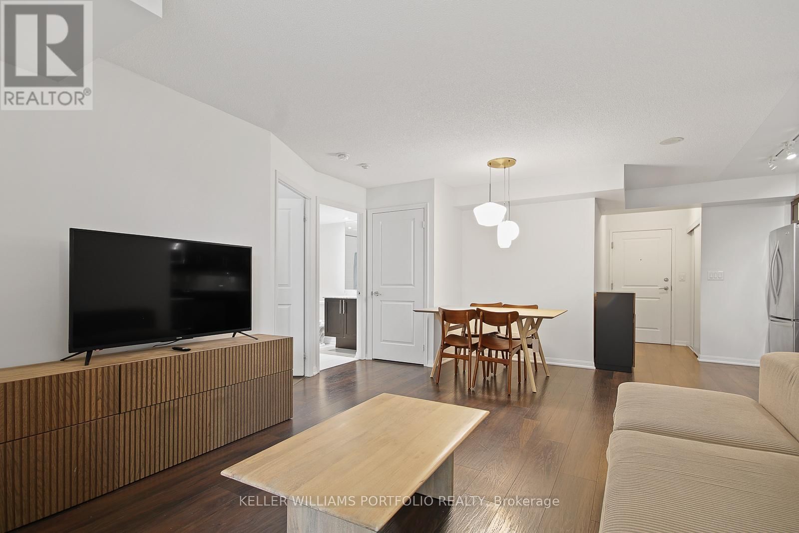 1120 - 35 BASTION STREET Image 15