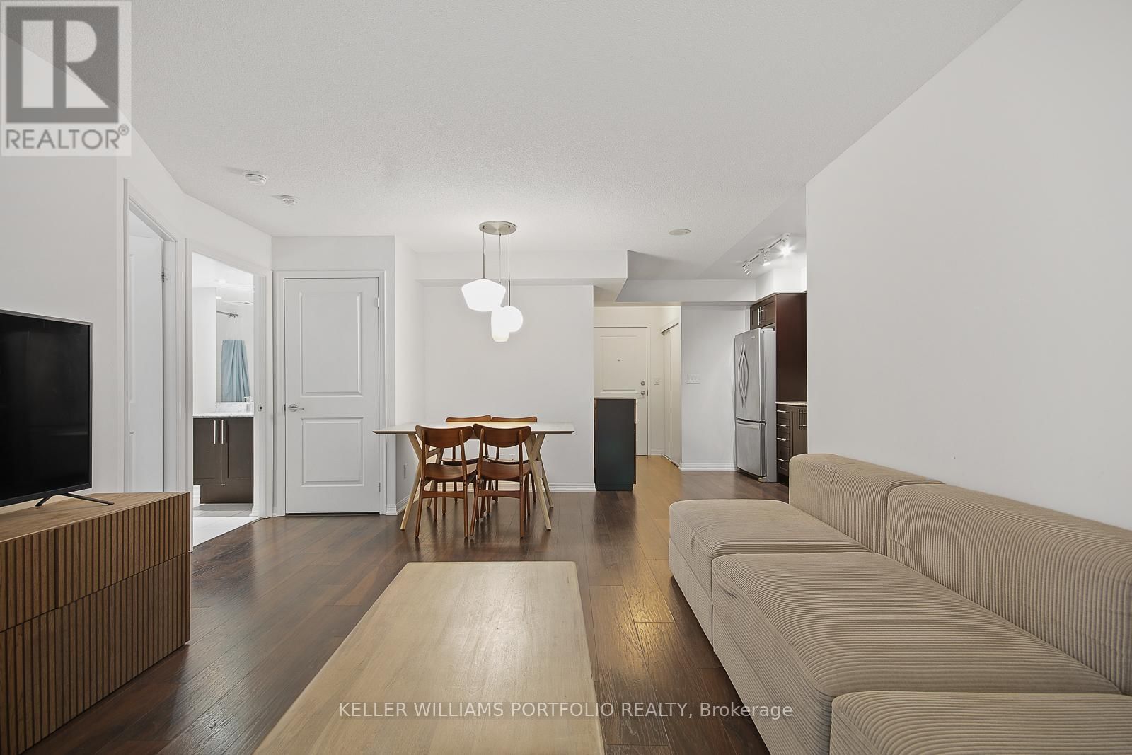 1120 - 35 BASTION STREET Image 16