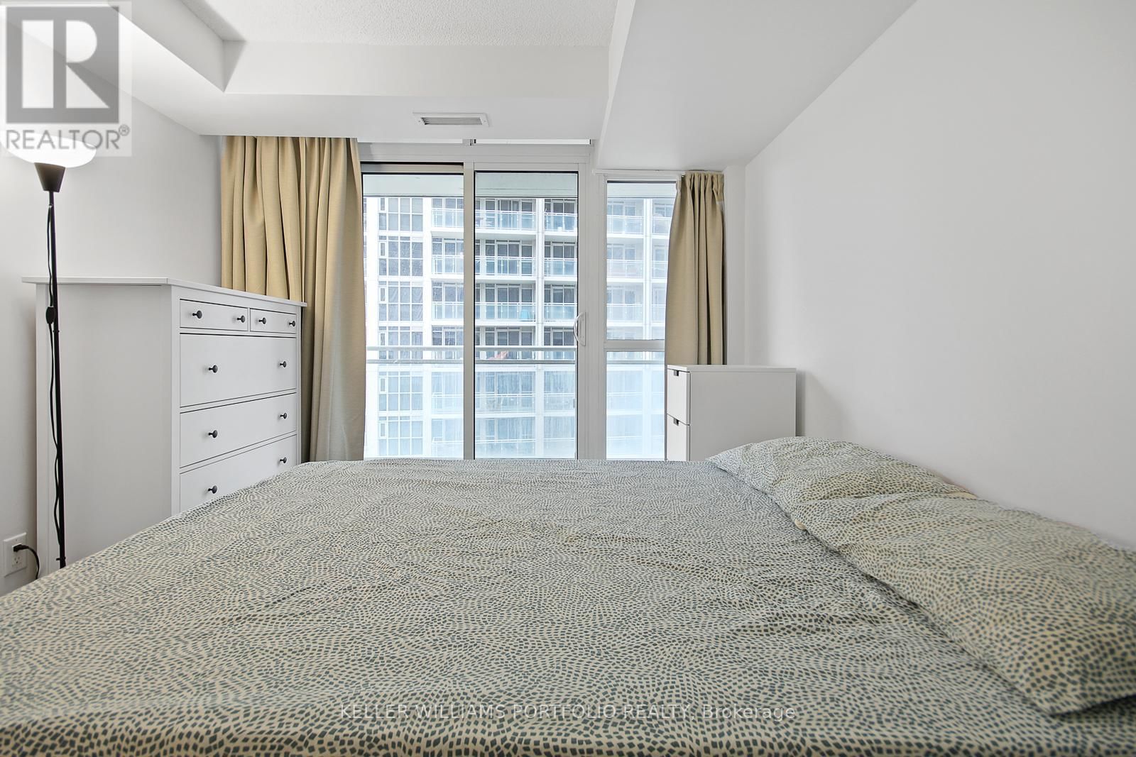 1120 - 35 BASTION STREET Image 20