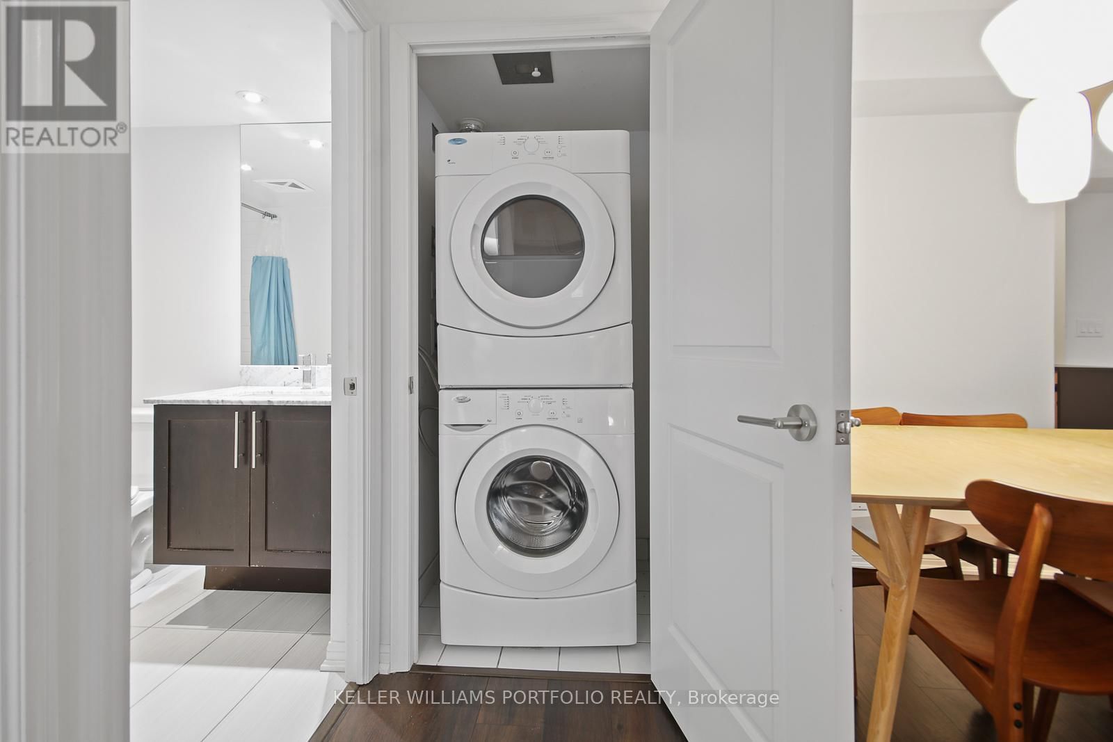 1120 - 35 BASTION STREET Image 21