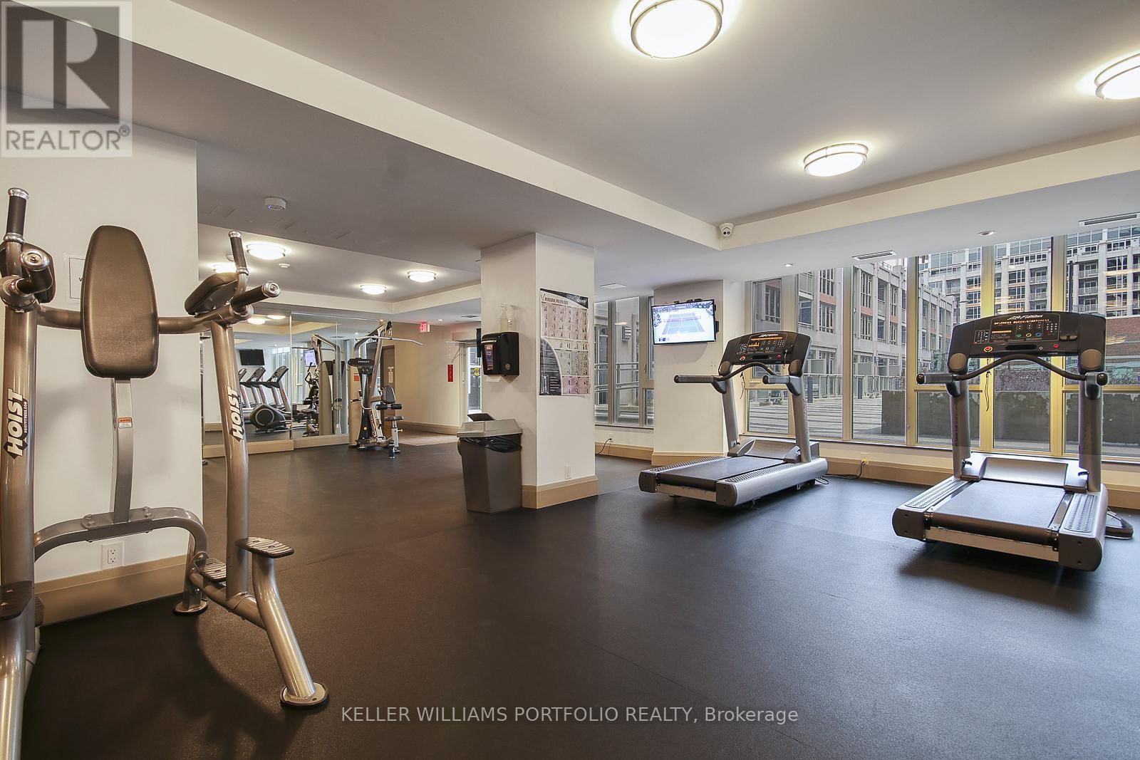 1120 - 35 BASTION STREET Image 27