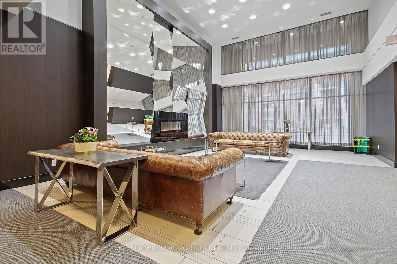 1120 - 35 BASTION STREET Image 29