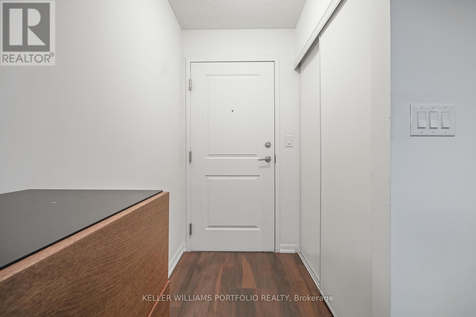 1120 - 35 BASTION STREET Image 5