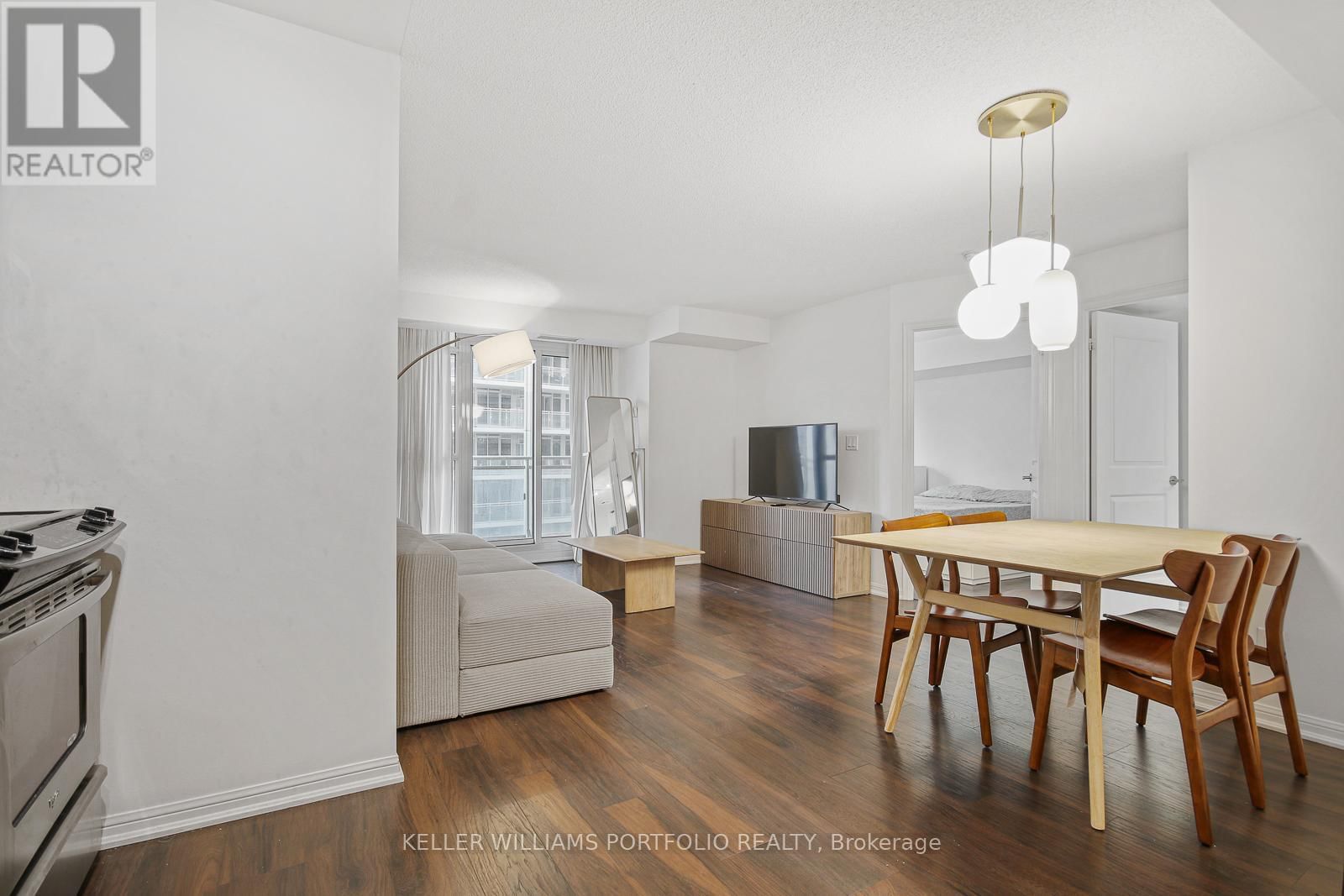 1120 - 35 BASTION STREET Image 6