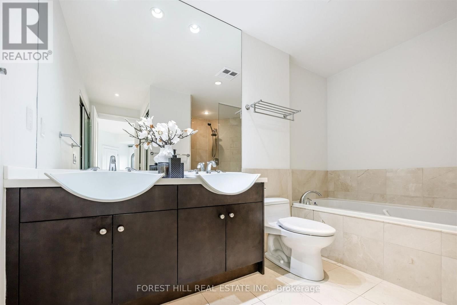 501 - 3 MCALPINE STREET Image 25