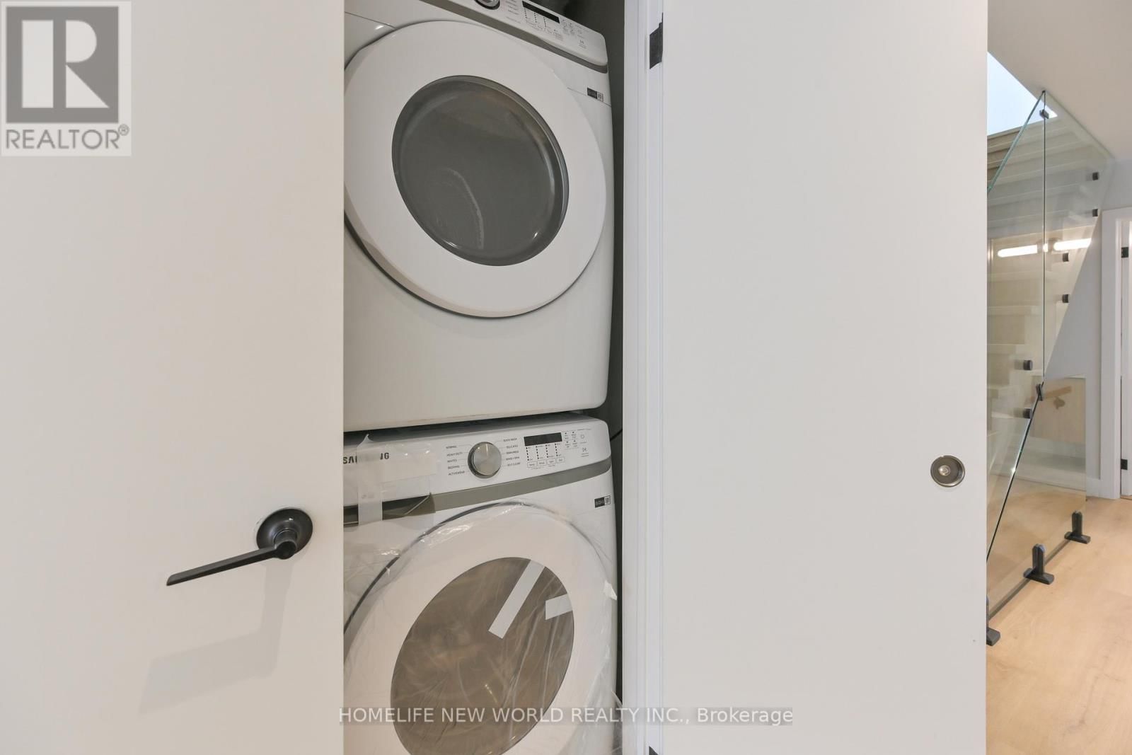 Upper - 997 DUFFERIN STREET Image 16