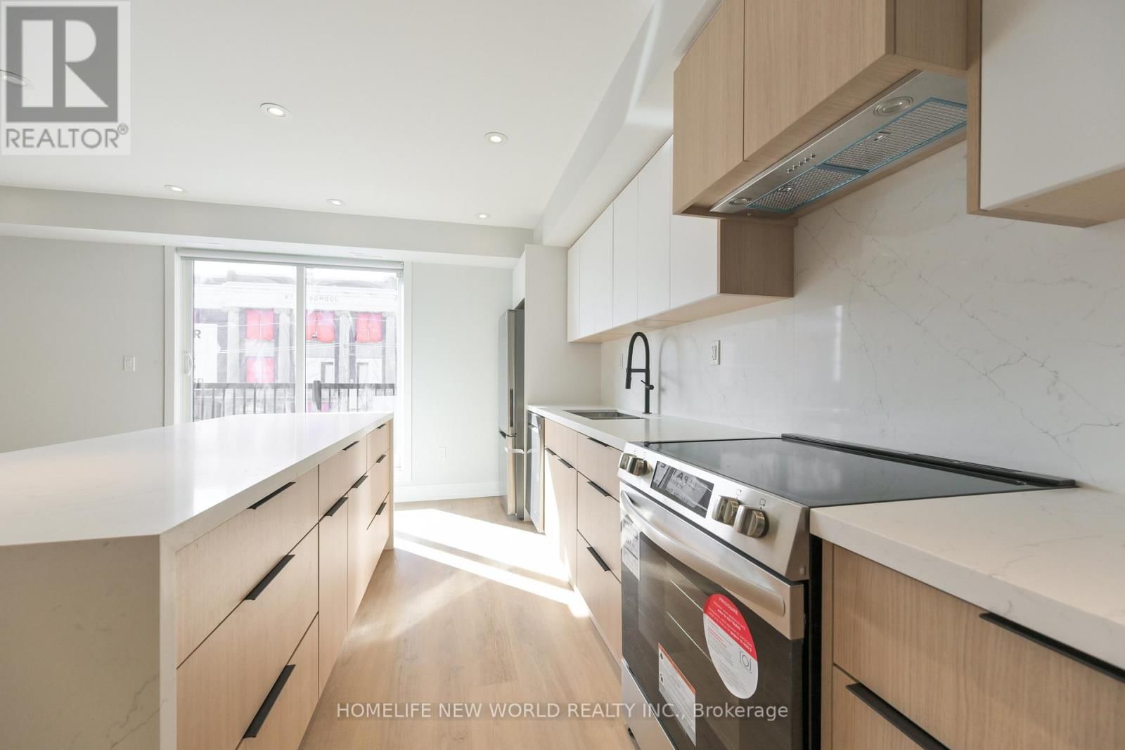 Upper - 997 DUFFERIN STREET Image 4