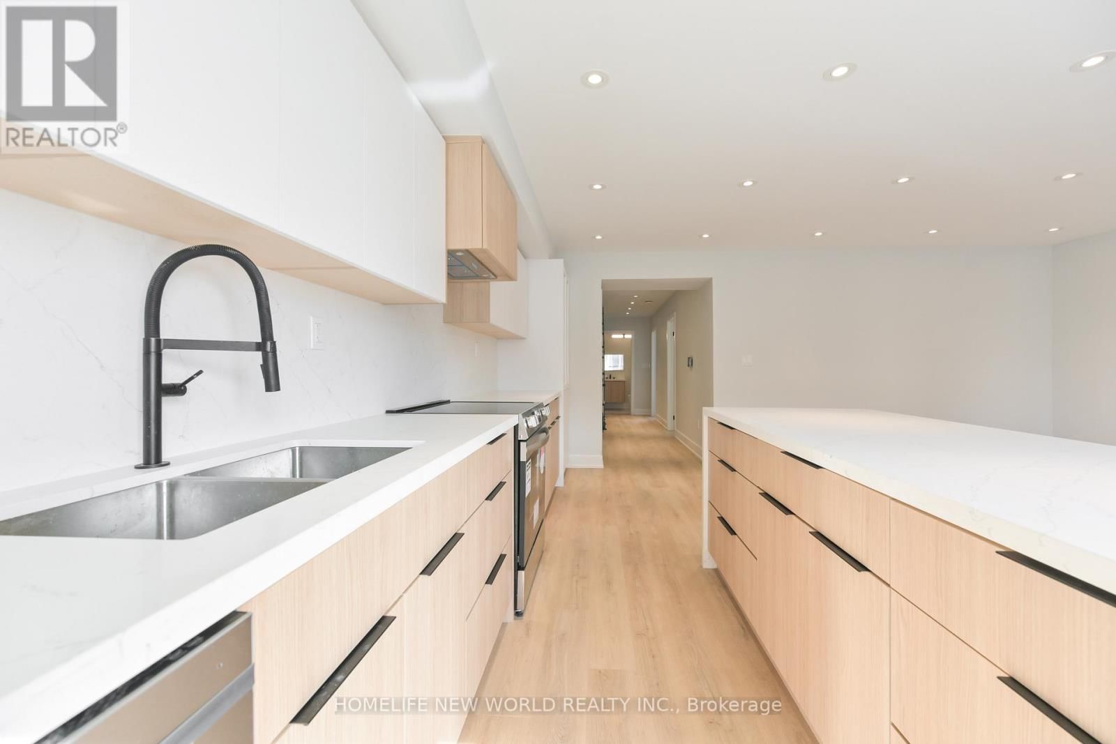 Upper - 997 DUFFERIN STREET Image 5