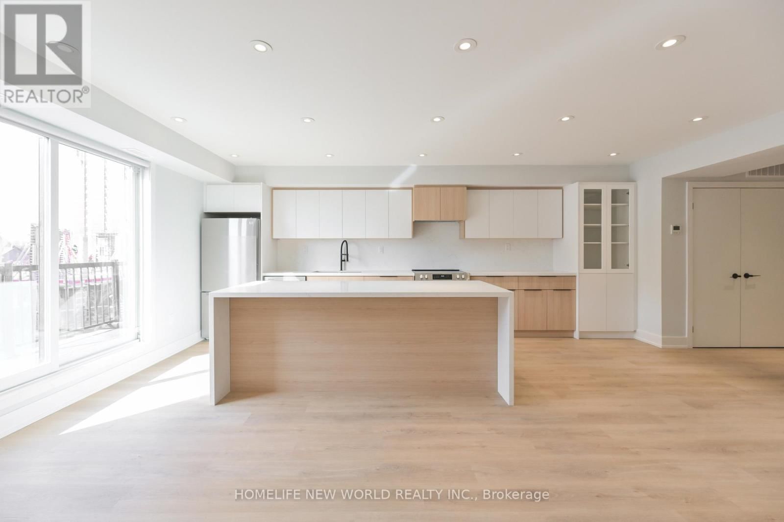 Upper - 997 DUFFERIN STREET Image 6