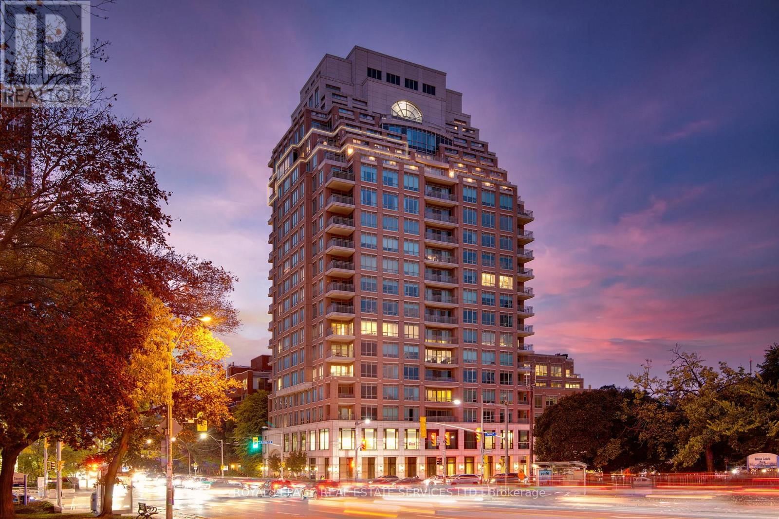 1701 - 155 ST CLAIR AVENUE WEST Image 2