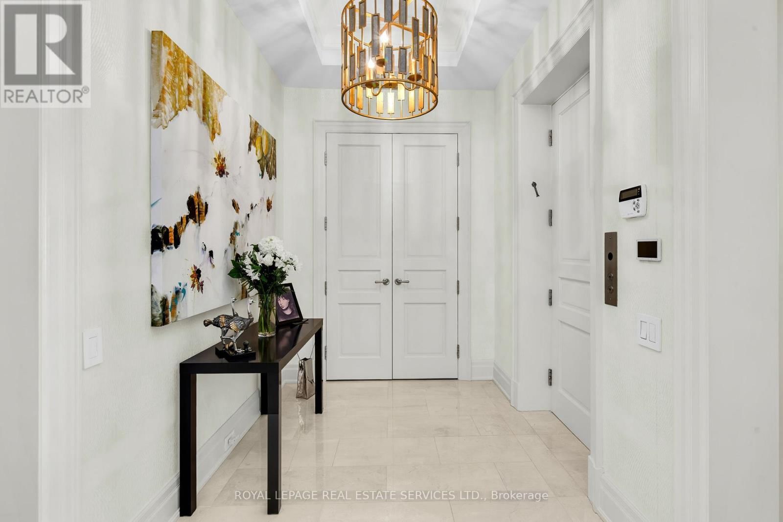 1701 - 155 ST CLAIR AVENUE WEST Image 4