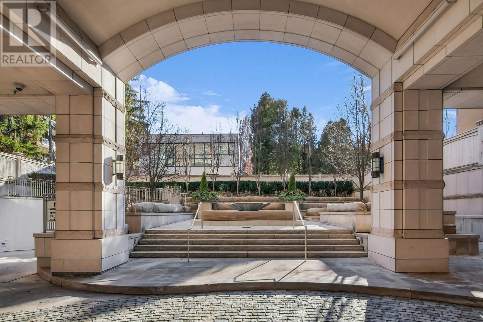 1701 - 155 ST CLAIR AVENUE WEST Image 41