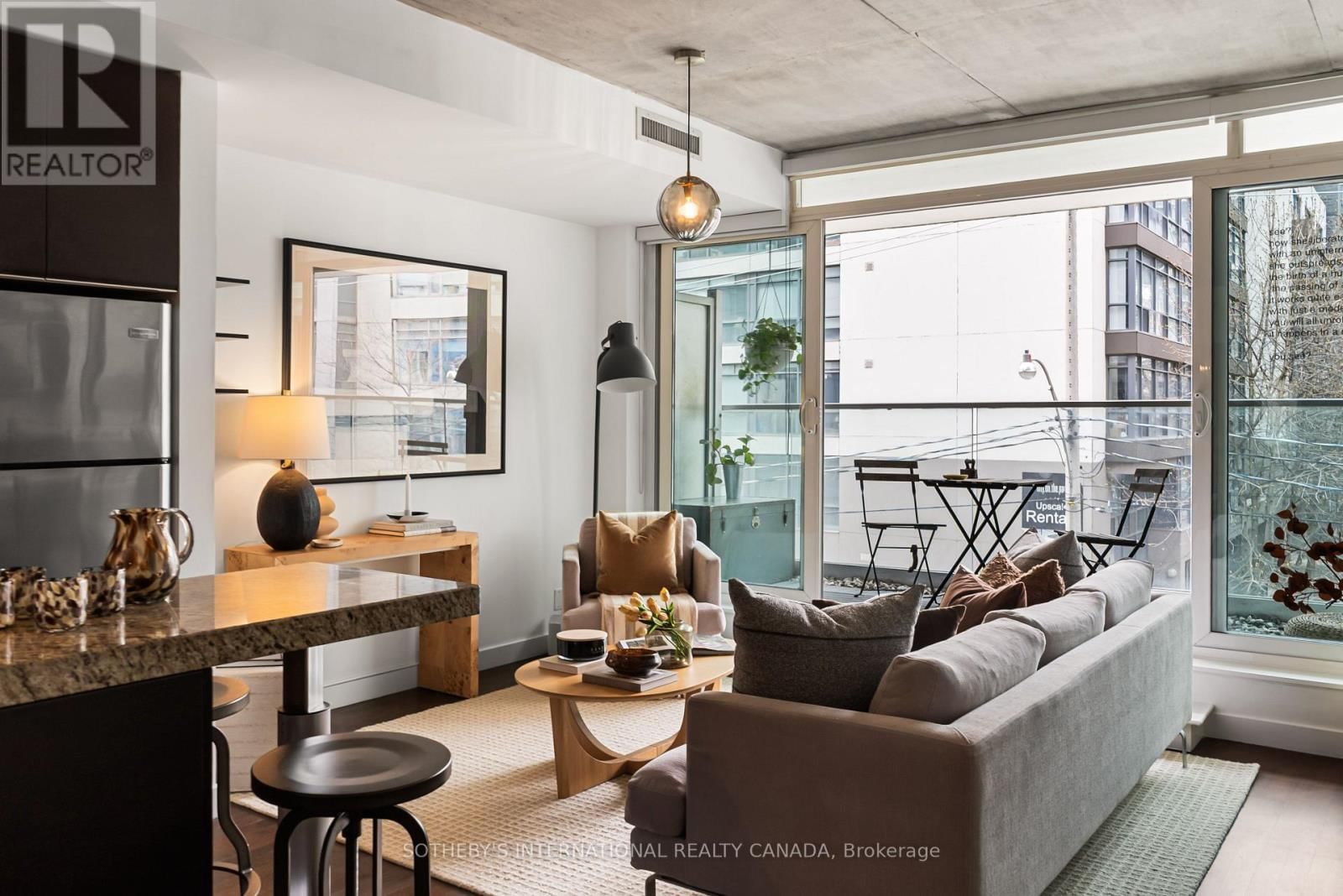 302 - 75 PORTLAND STREET Image 1