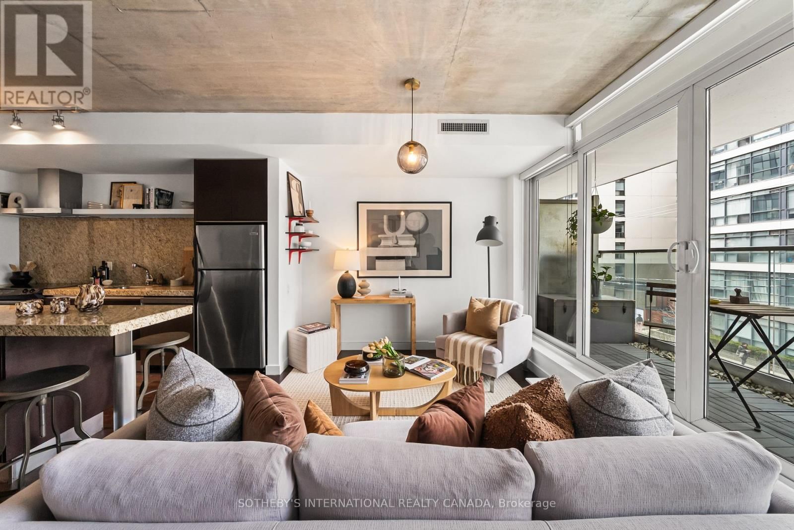 302 - 75 PORTLAND STREET Image 12