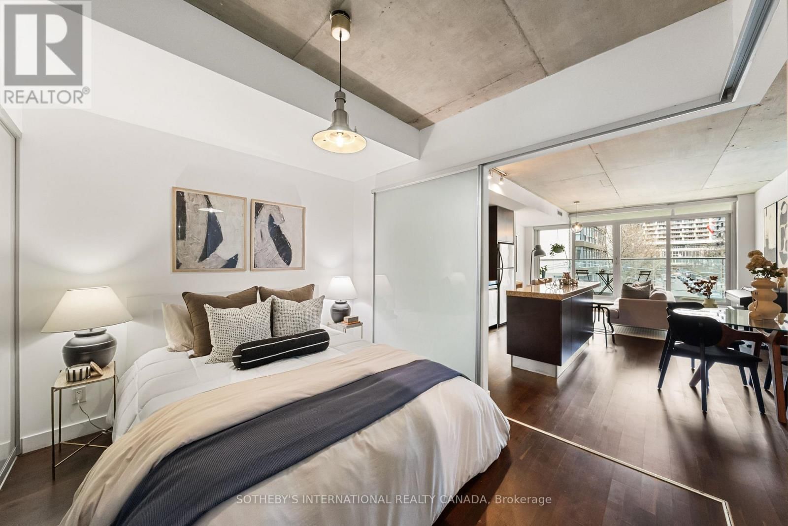 302 - 75 PORTLAND STREET Image 16