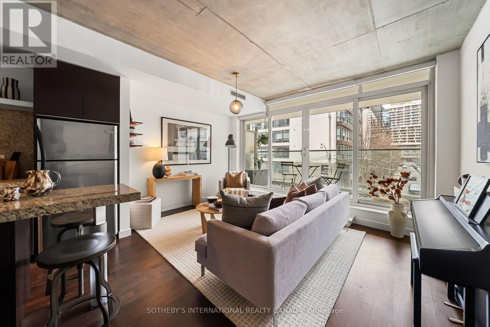 302 - 75 PORTLAND STREET Image 9