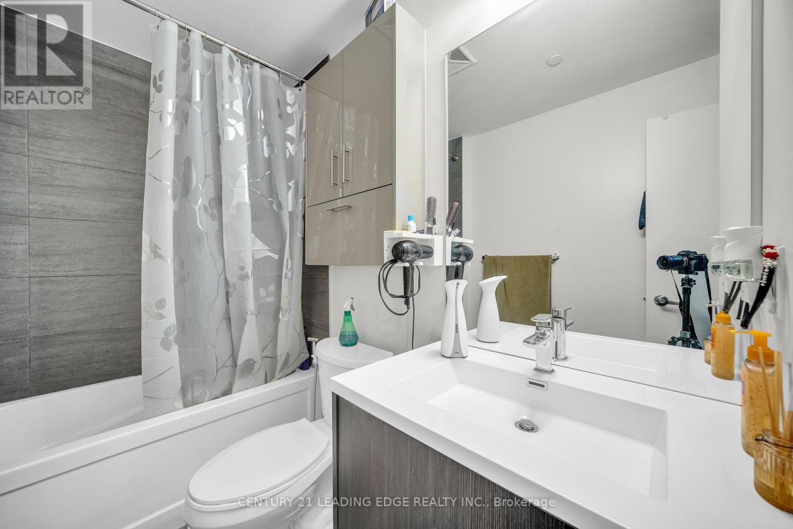 1110 - 188 FAIRVIEW MALL DRIVE Image 17