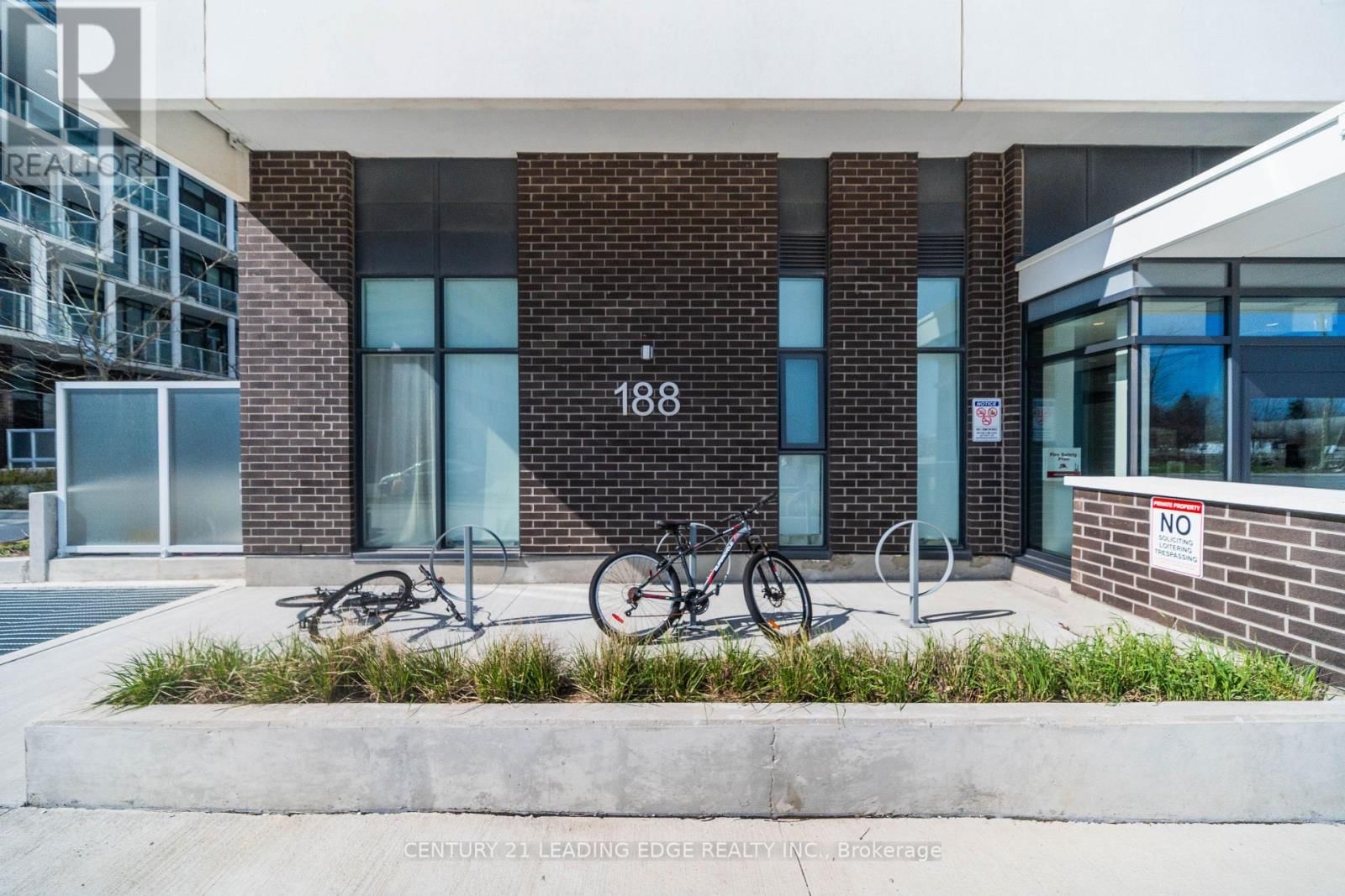 1110 - 188 FAIRVIEW MALL DRIVE Image 2