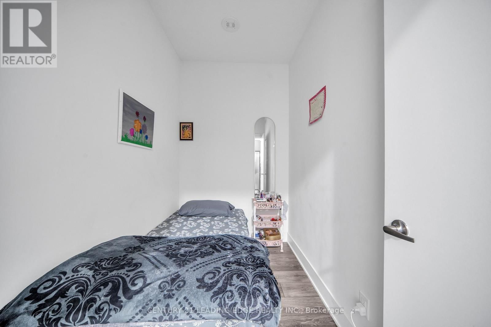 1110 - 188 FAIRVIEW MALL DRIVE Image 21