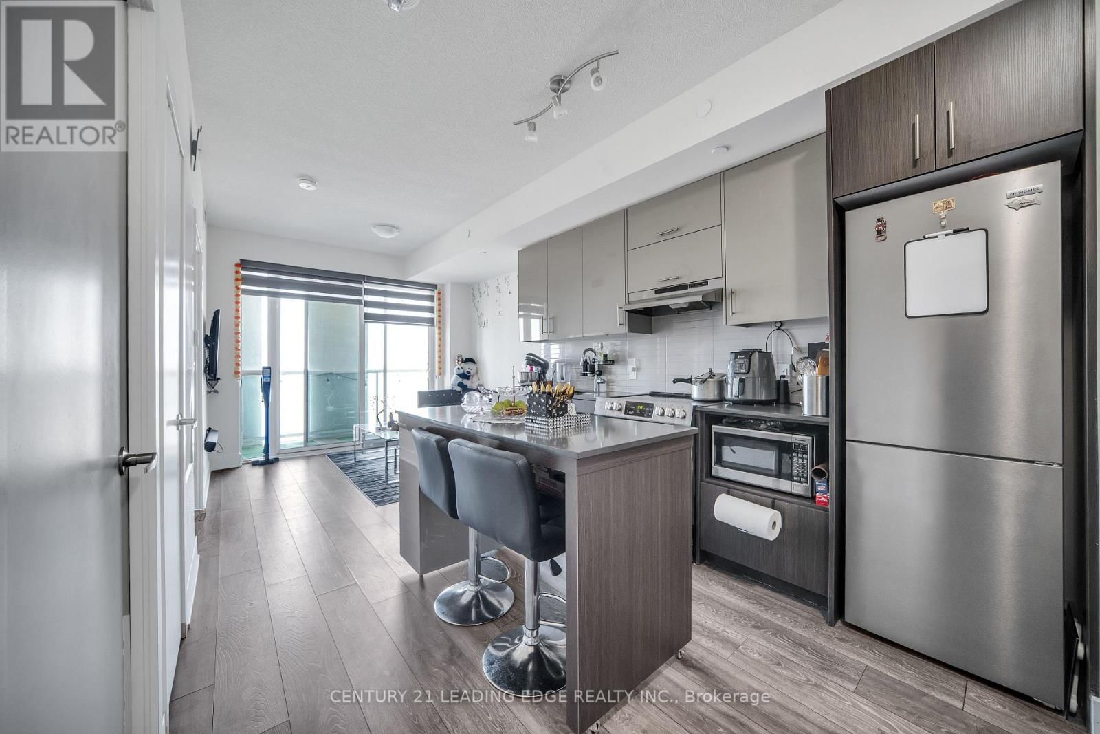 1110 - 188 FAIRVIEW MALL DRIVE Image 6