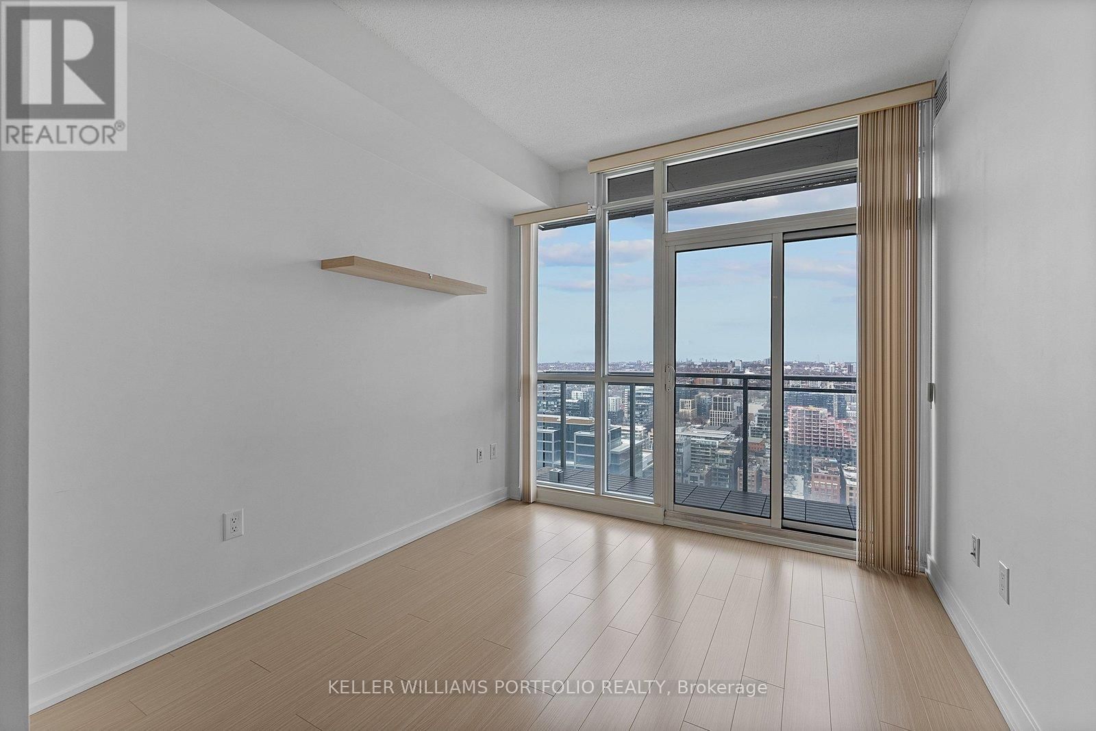 3916 - 15 ICEBOAT TERRACE Image 10