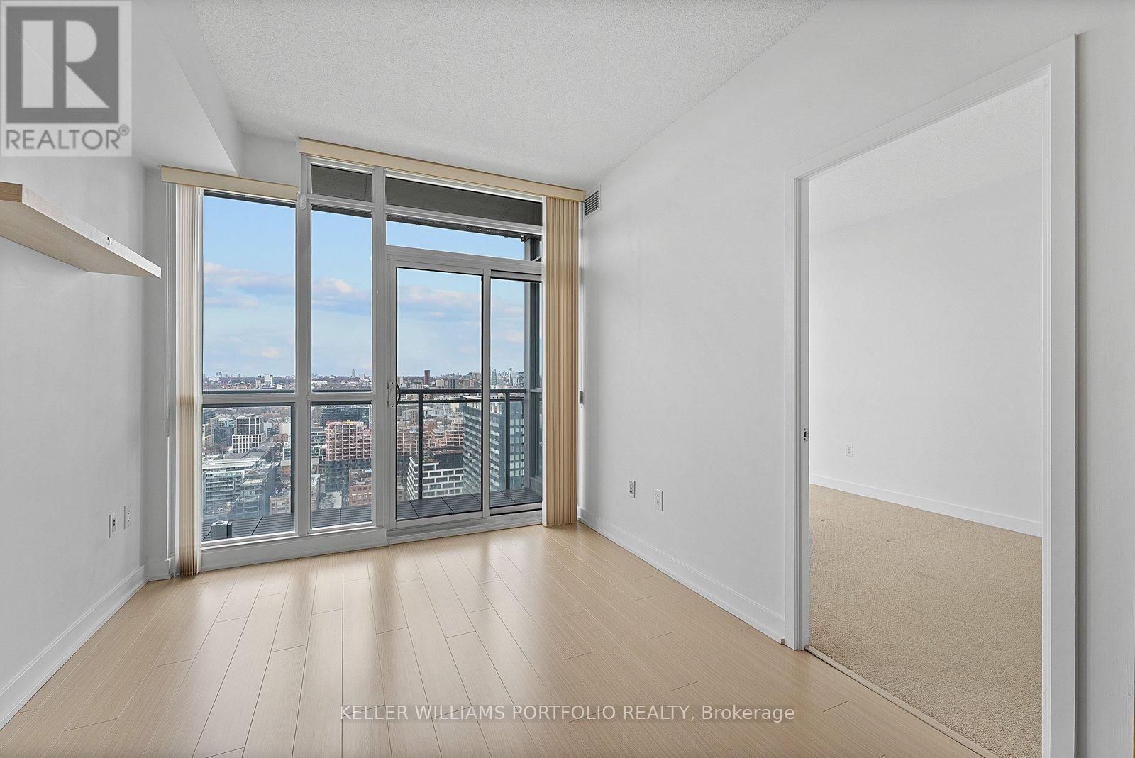 3916 - 15 ICEBOAT TERRACE Image 11