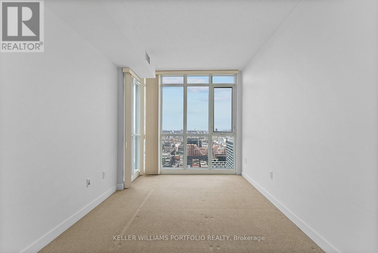 3916 - 15 ICEBOAT TERRACE Image 16