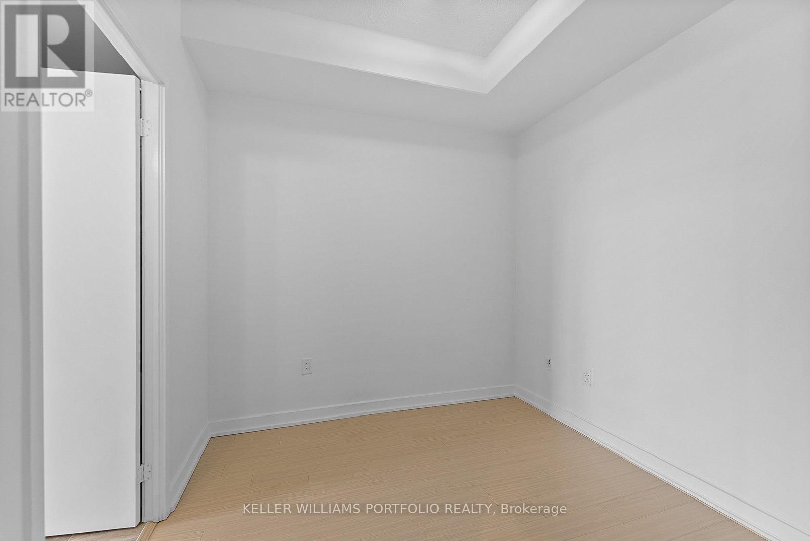 3916 - 15 ICEBOAT TERRACE Image 23