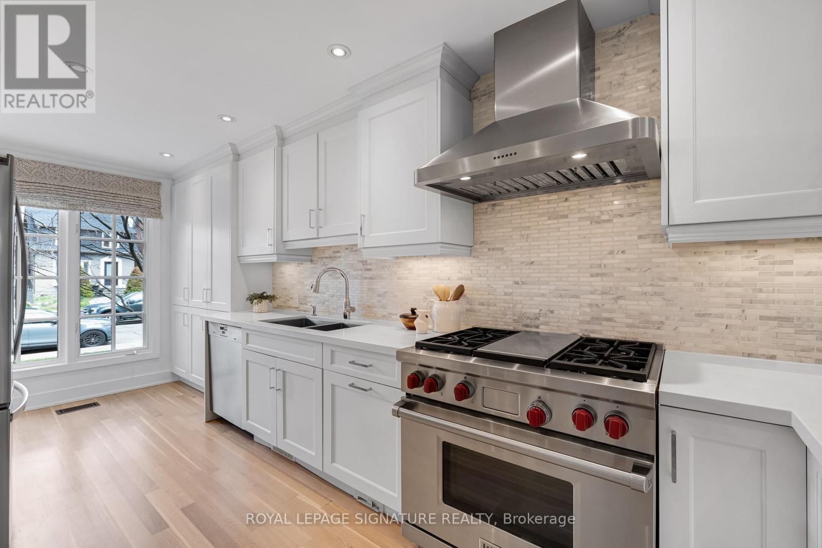 189 BEDFORD PARK AVENUE Image 11