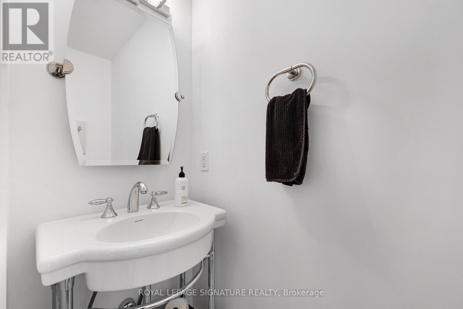 189 BEDFORD PARK AVENUE Image 14