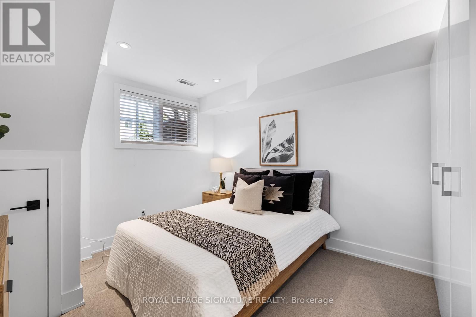 189 BEDFORD PARK AVENUE Image 24