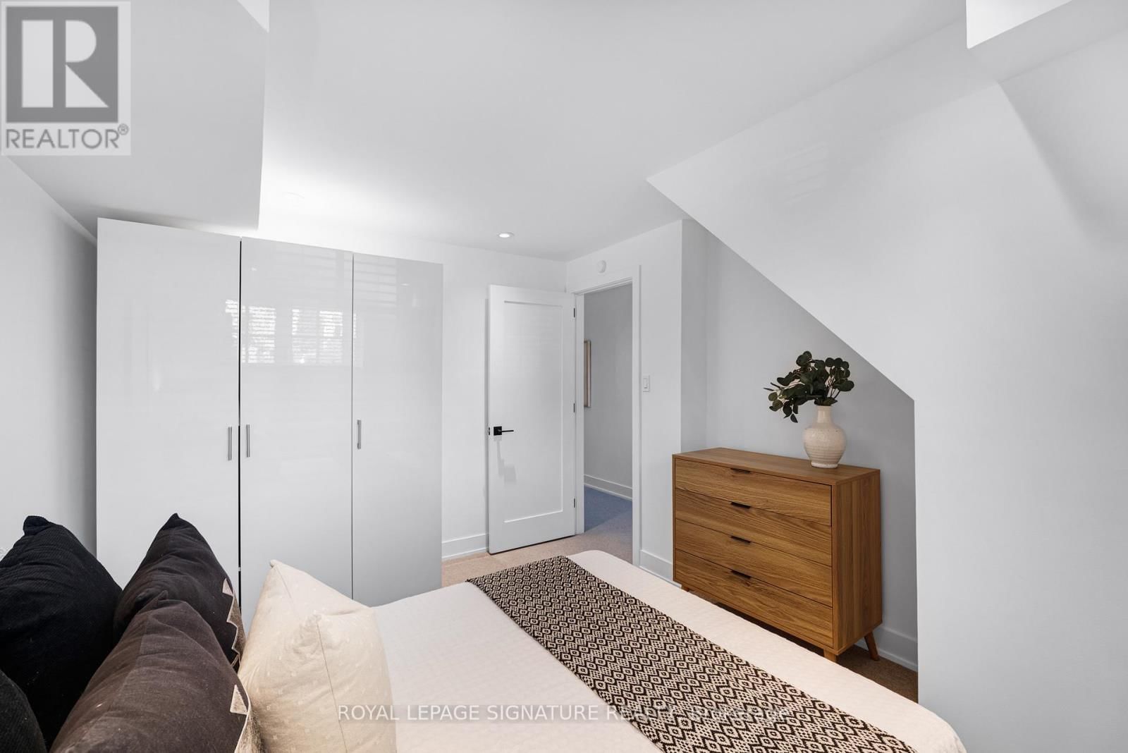 189 BEDFORD PARK AVENUE Image 25