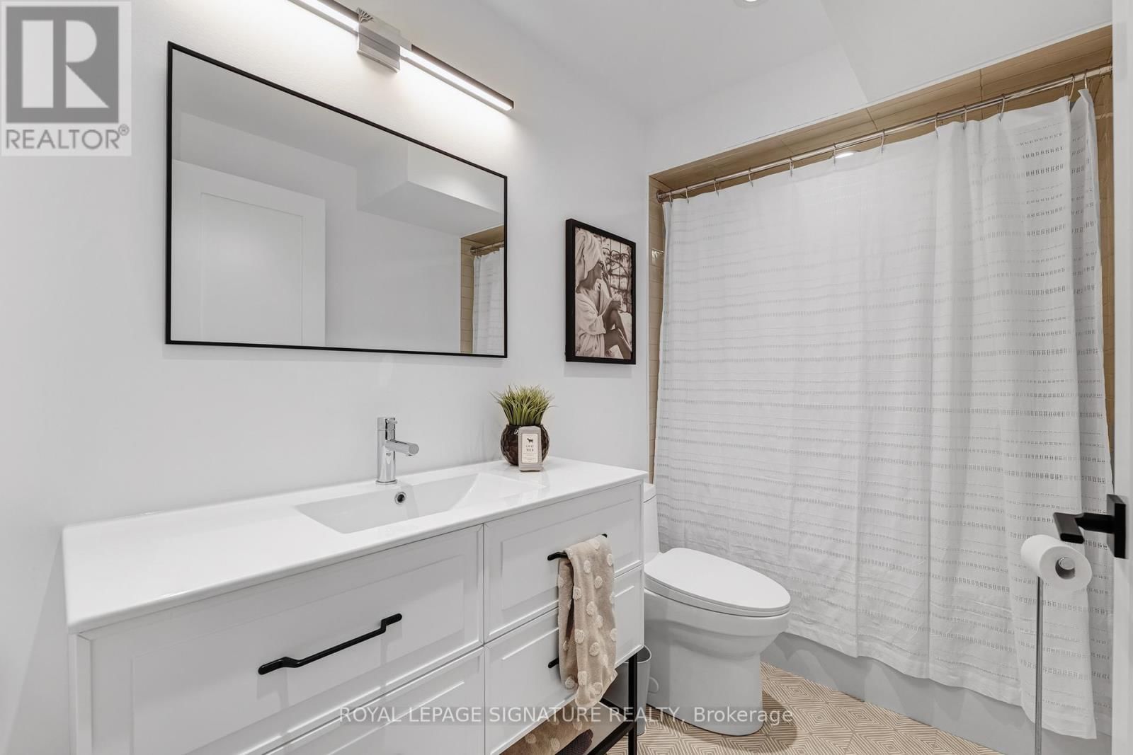 189 BEDFORD PARK AVENUE Image 26