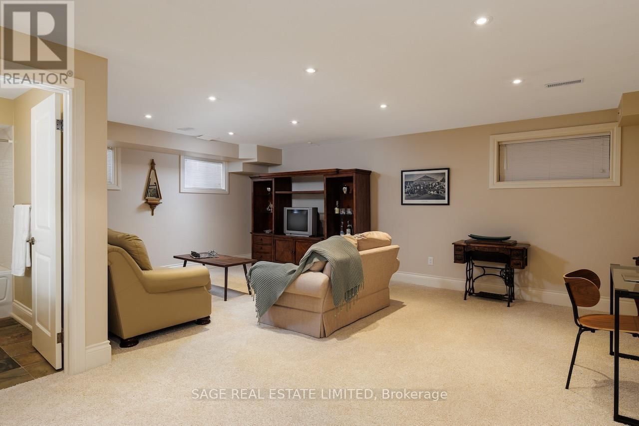 19 CARMICHAEL AVENUE Image 44