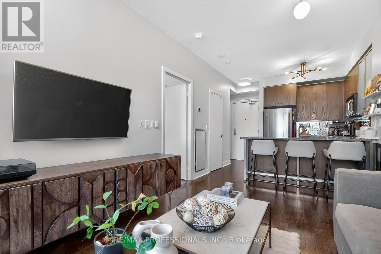 1416 - 438 KING STREET Image 14