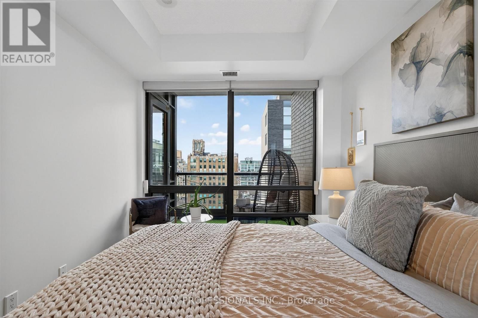 1416 - 438 KING STREET Image 17