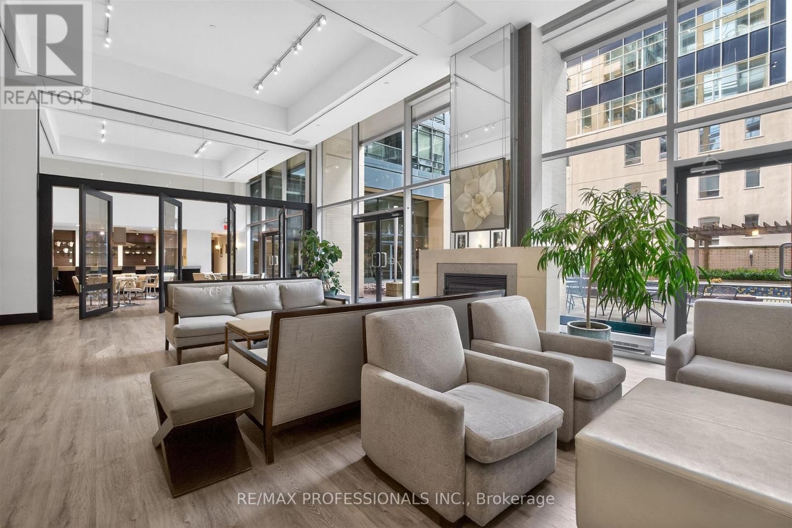 1416 - 438 KING STREET Image 22