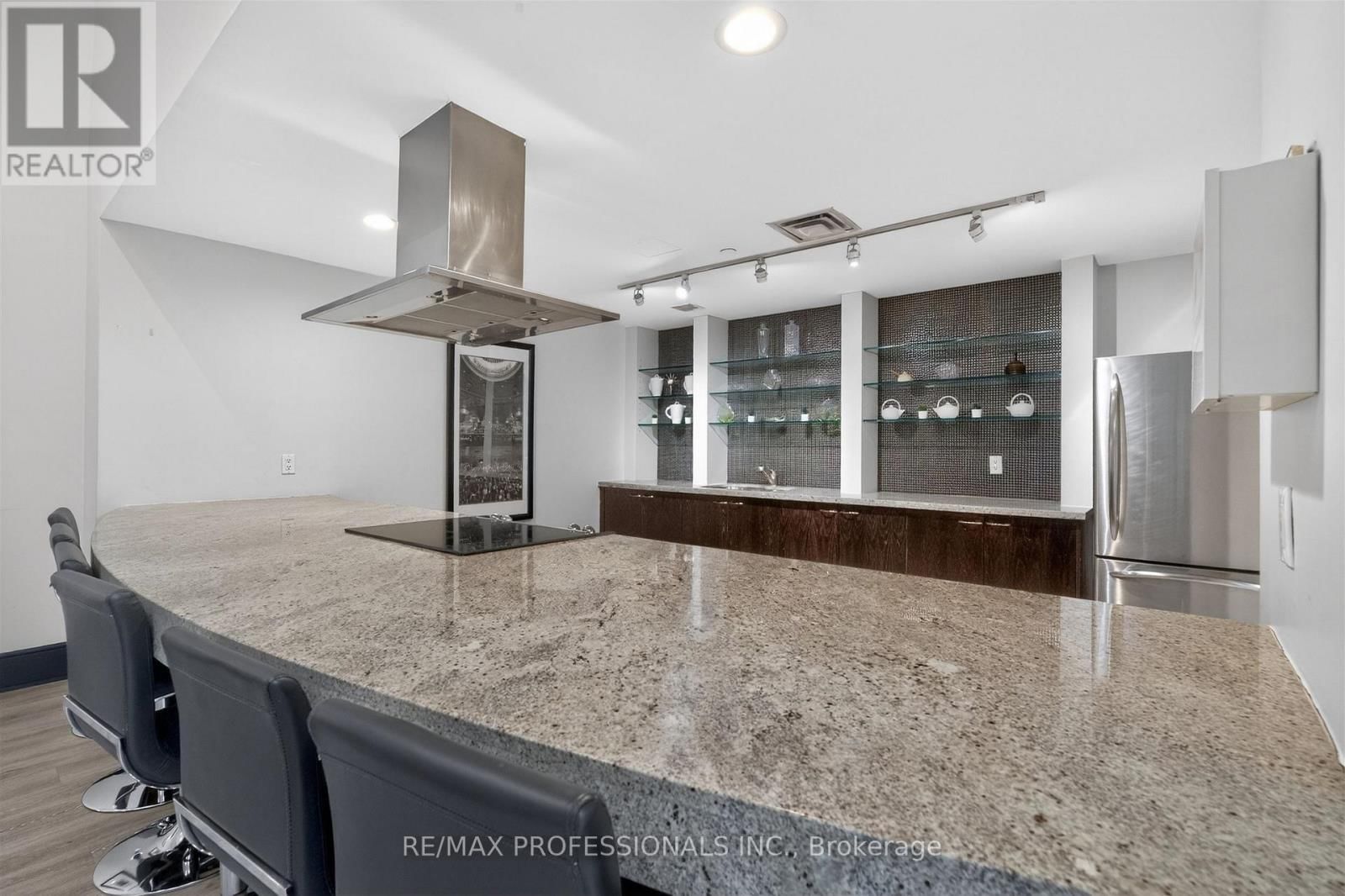 1416 - 438 KING STREET Image 23