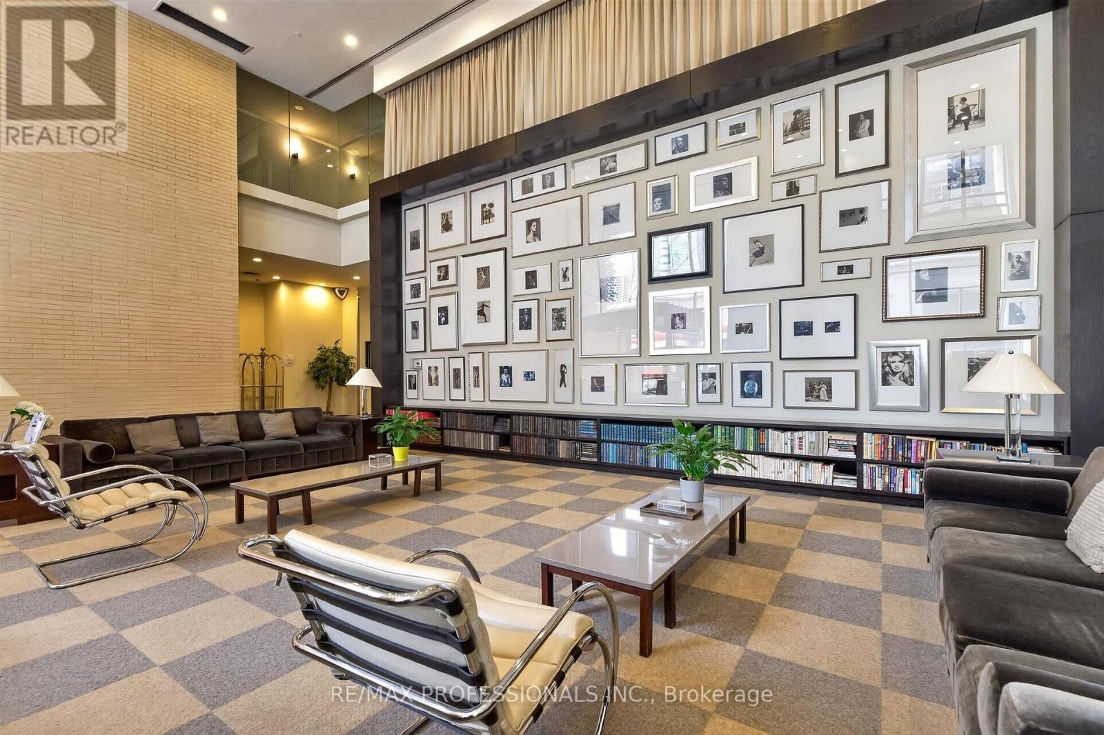 1416 - 438 KING STREET Image 3