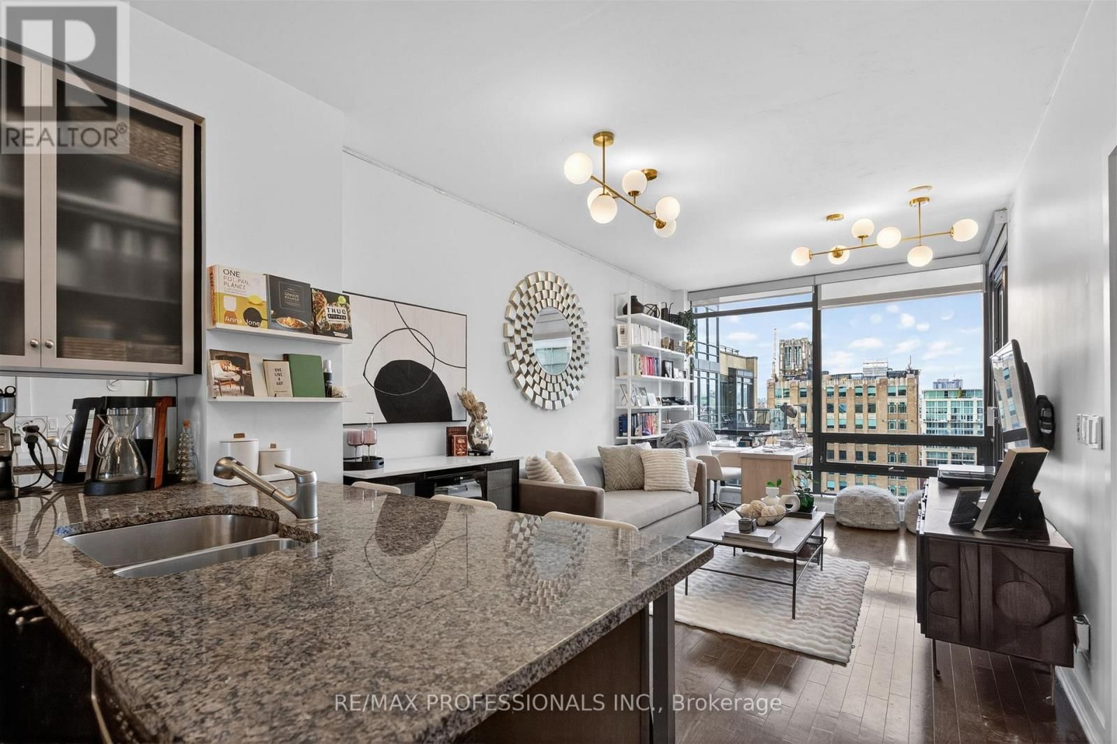 1416 - 438 KING STREET Image 7