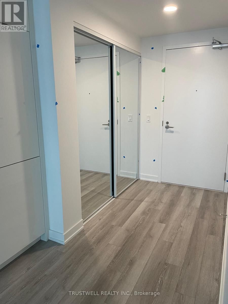 923 - 230 SIMCOE STREET Image 9