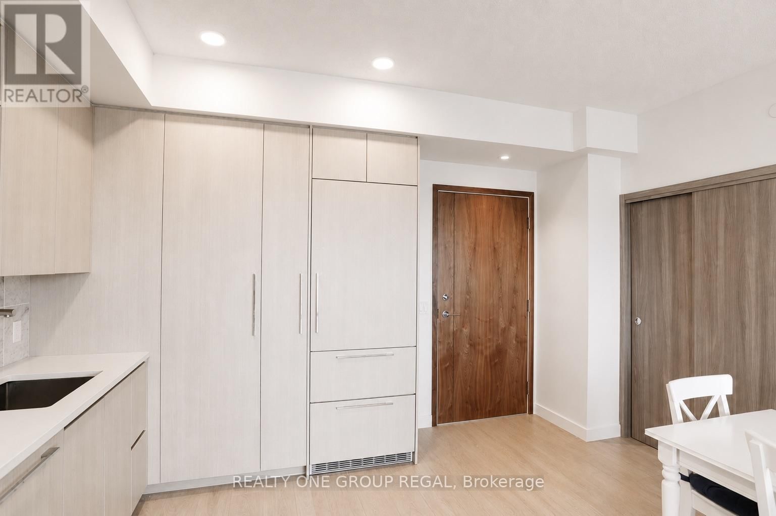 3708 - 85 MCMAHON DRIVE Image 5