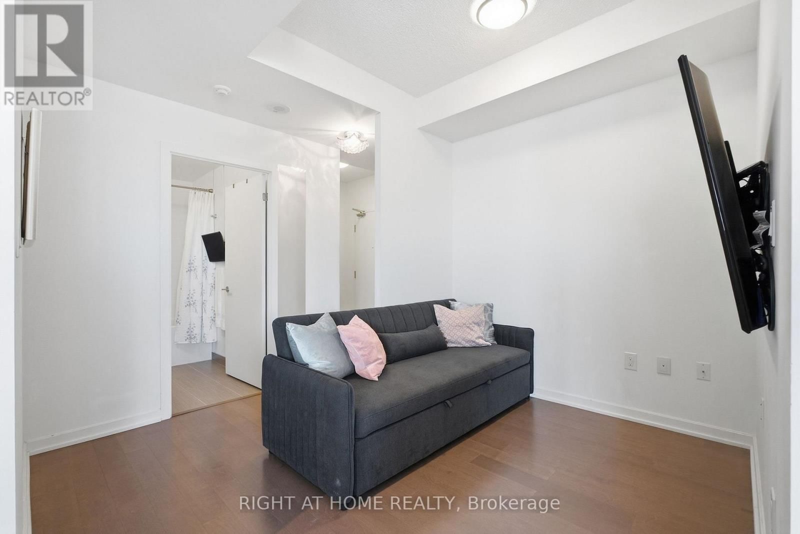 1012 - 70 FOREST MANOR ROAD Image 13