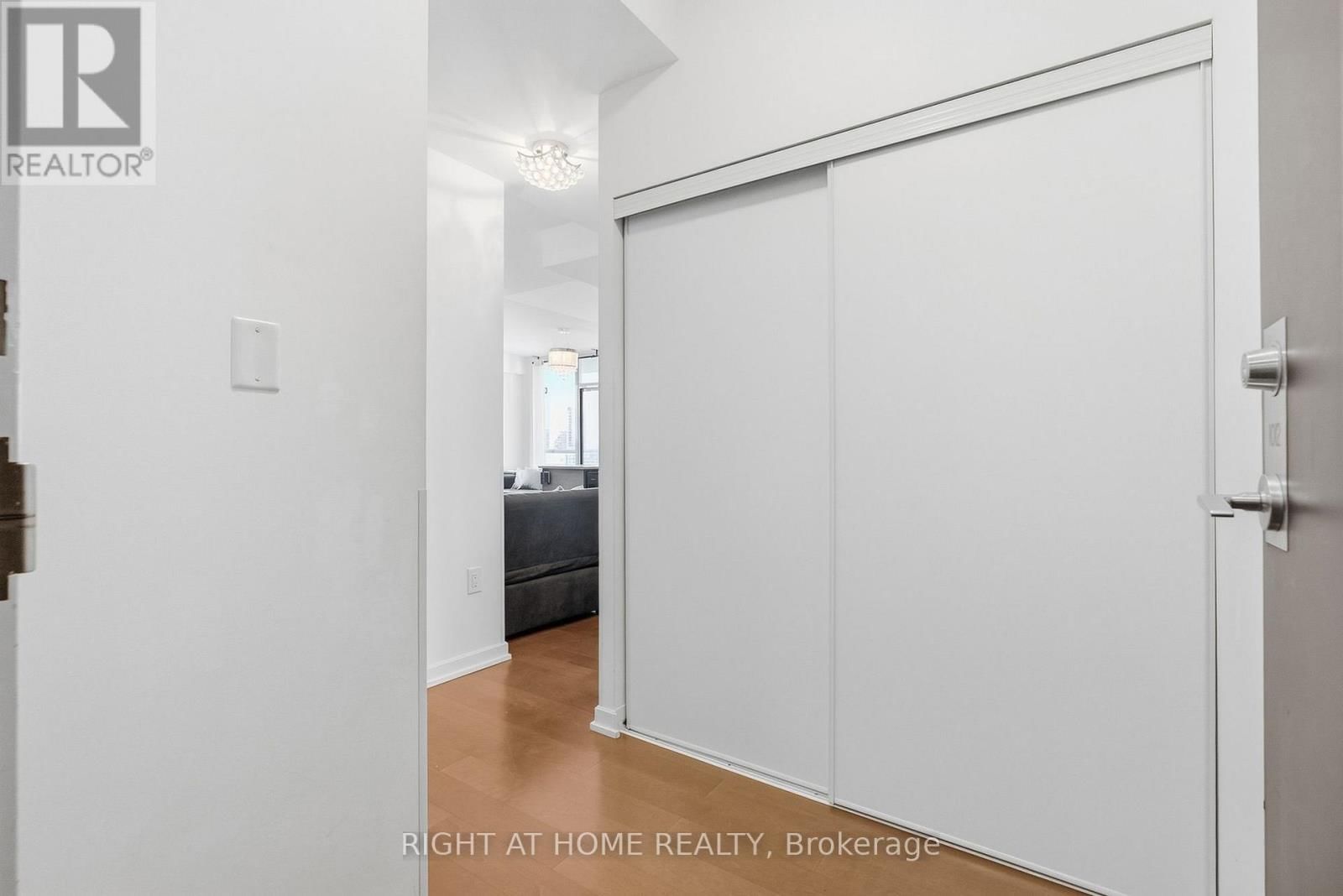 1012 - 70 FOREST MANOR ROAD Image 23