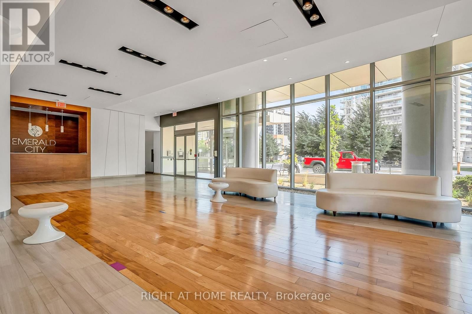 1012 - 70 FOREST MANOR ROAD Image 25