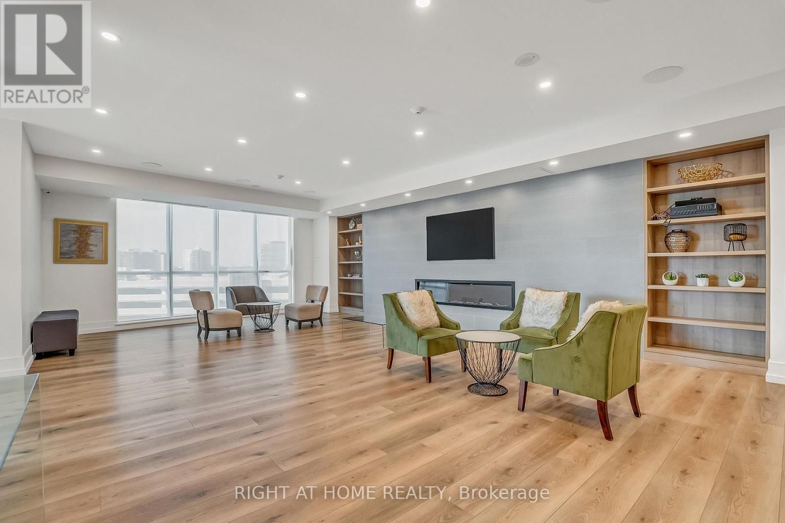 1012 - 70 FOREST MANOR ROAD Image 29