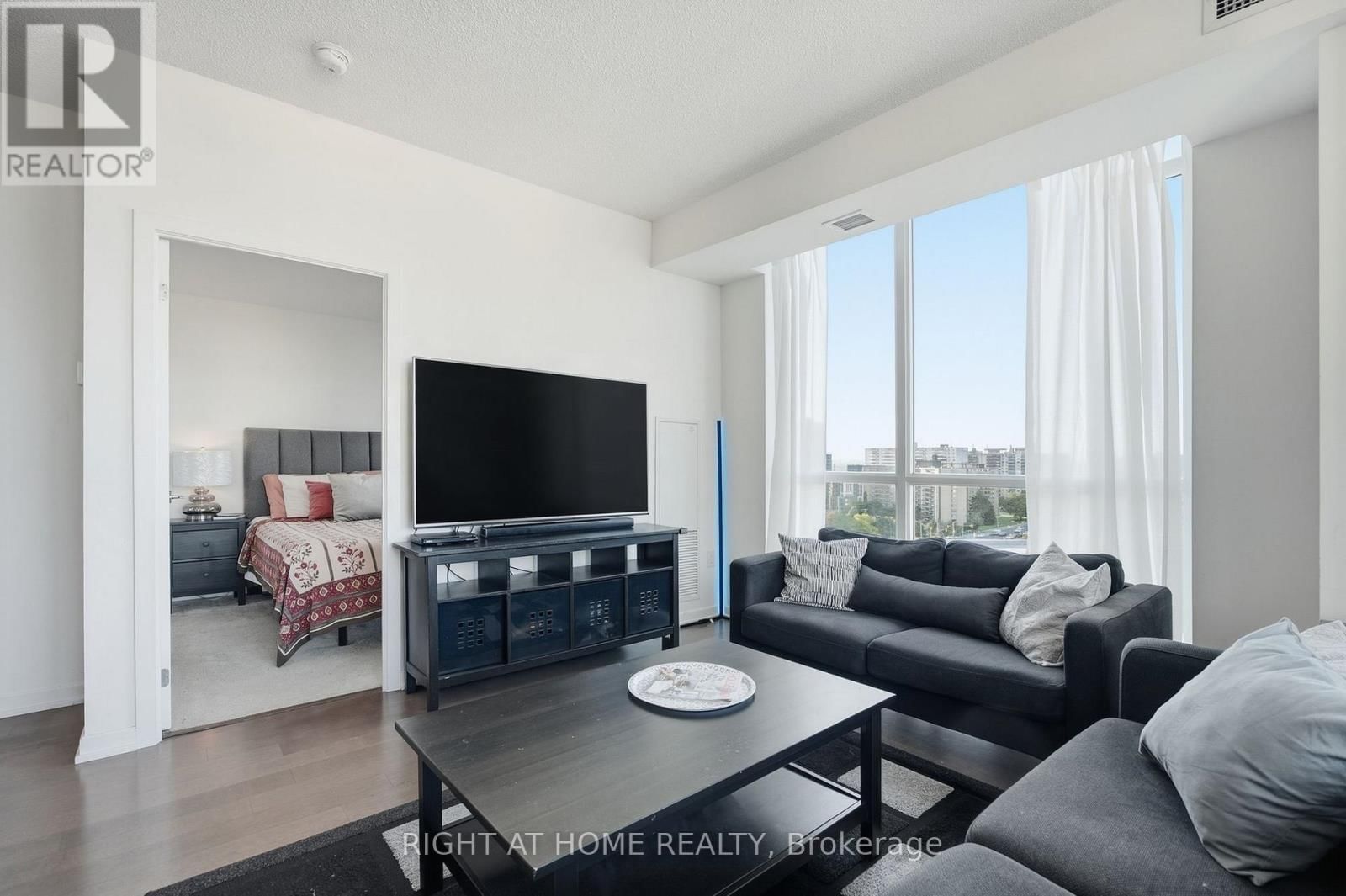 1012 - 70 FOREST MANOR ROAD Image 3