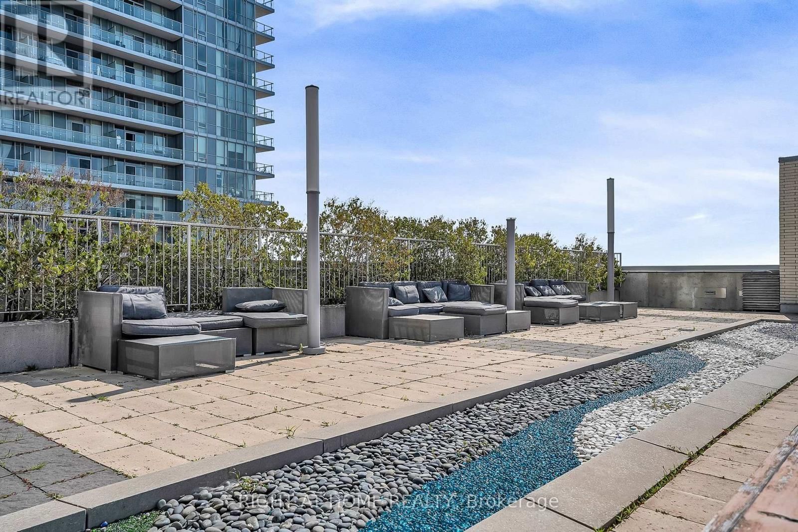 1012 - 70 FOREST MANOR ROAD Image 34