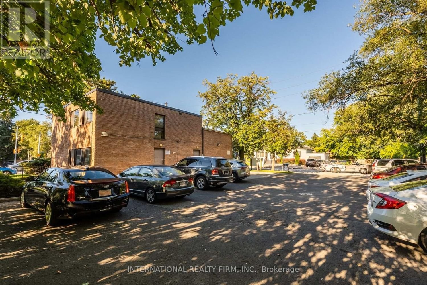 307 SHEPPARD AVE W Image 3