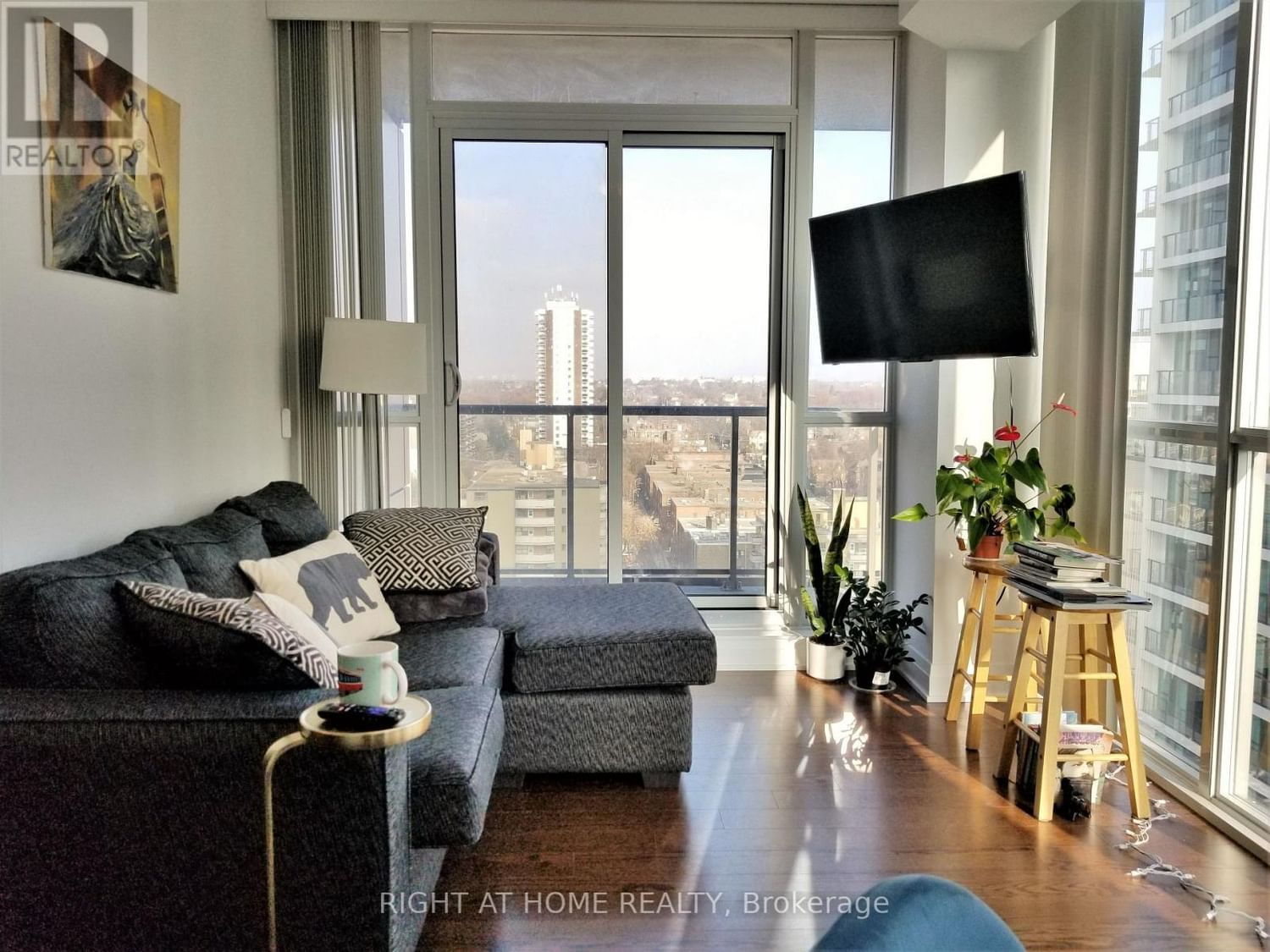 #1304 -530 ST CLAIR AVE W Image 4